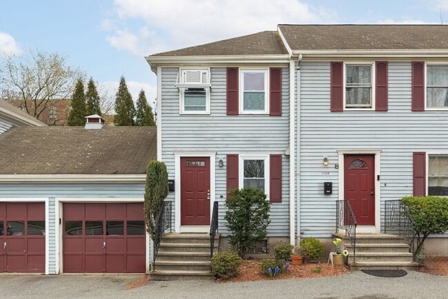 Building Photo - 1932 Washington St