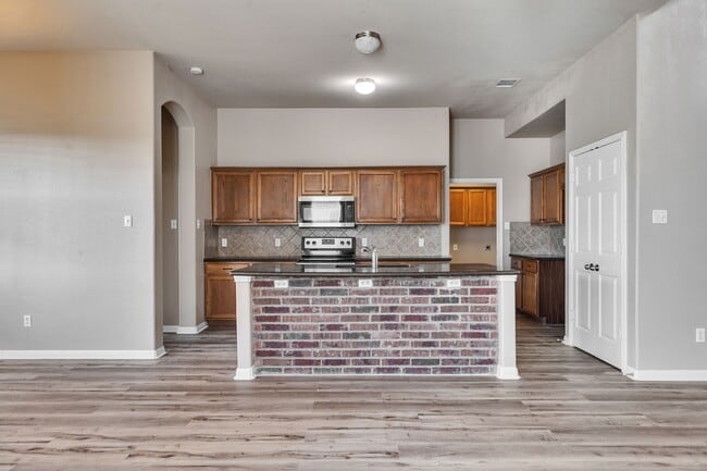 Building Photo - 1260 Arbor Knot Dr