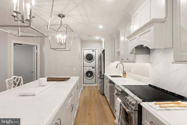 Building Photo - 5824 Inman Park Cir