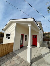 Building Photo - 121 Nelson St