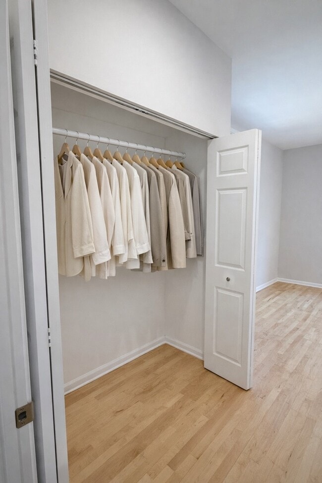 Building Photo - 1351 W Altgeld St