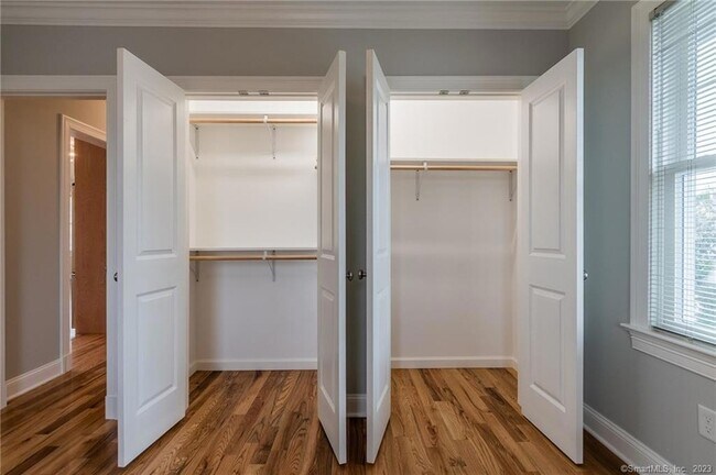 Building Photo - 192 Montauk Ave