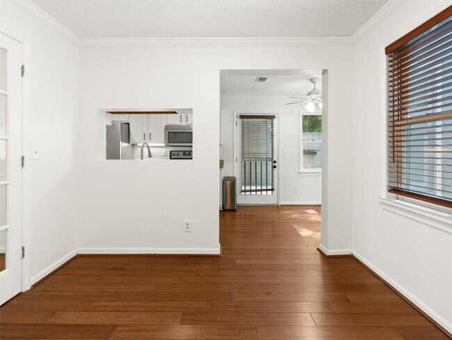 Building Photo - 46 St Claire Ln NE
