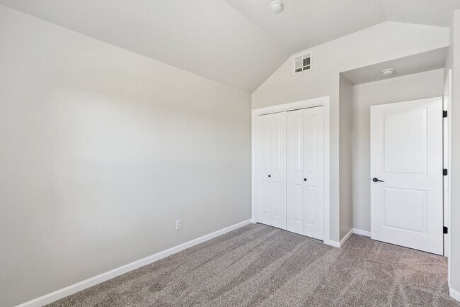 Building Photo - 824 Hunter Pl