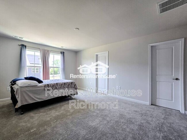 Building Photo - 823 Taylor Grn Wy