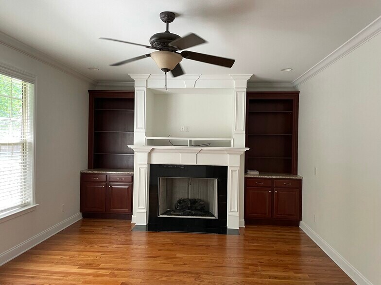 Building Photo - 7866 Steppingstone Ln