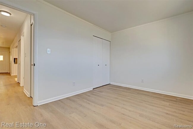 Building Photo - 1982 S Ortonville Rd