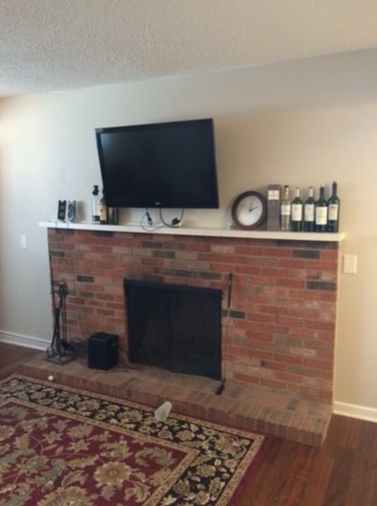 Building Photo - PRE LEASE: Large Updated 2 Bed 1.5 Bath Condo Close To Campus!