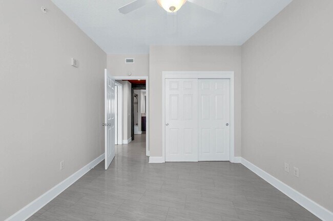 Building Photo - “Luxury, Location, Lifestyle — All at The Waverly”