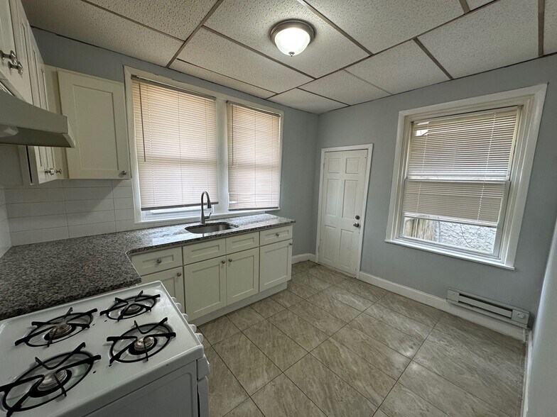 Building Photo - 543 W Roosevelt Blvd