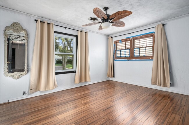 Building Photo - 1219 Park Ln