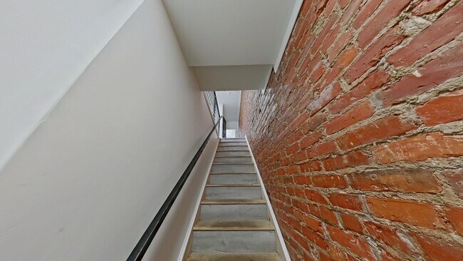 Building Photo - 3331 N Howard St