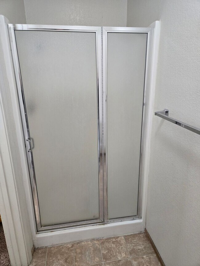 Building Photo - 1923 Glen Ridge Dr