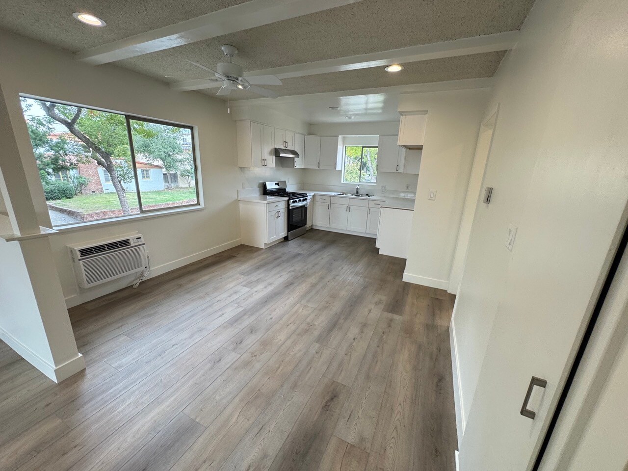 Building Photo - 1152 Ruberta Ave