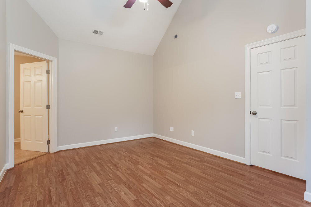 Building Photo - 212 Sleepy Creek Dr
