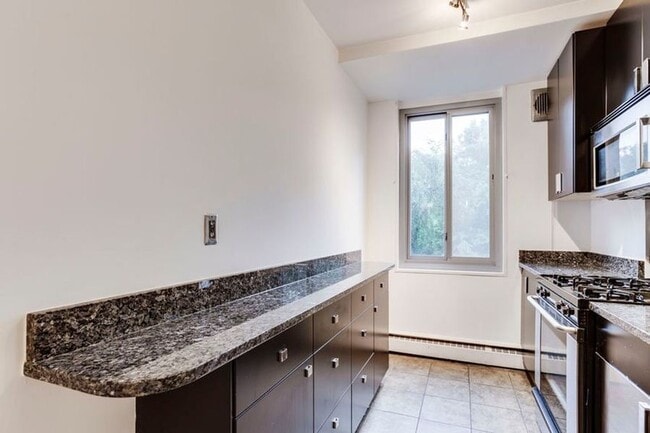 Building Photo - 4200 Cathedral Ave NW