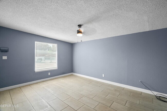 Building Photo - 3977 Las Casitas Dr