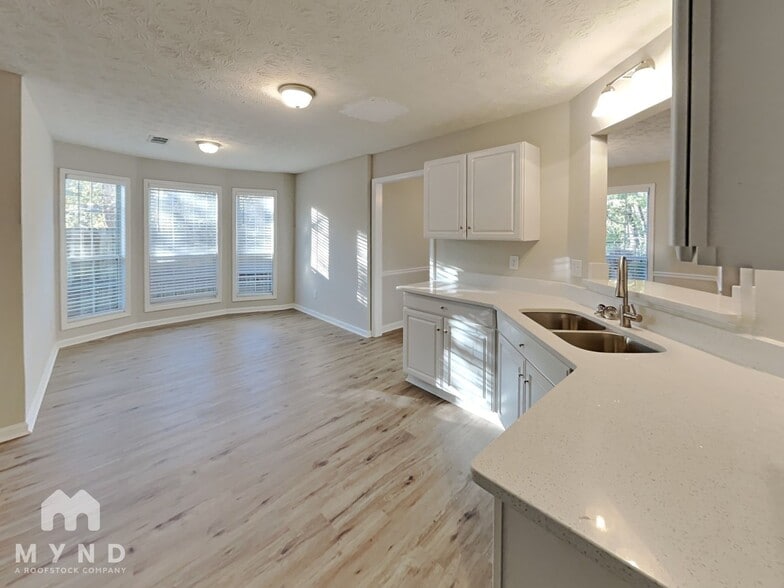 Building Photo - 839 Whitehaven Ln