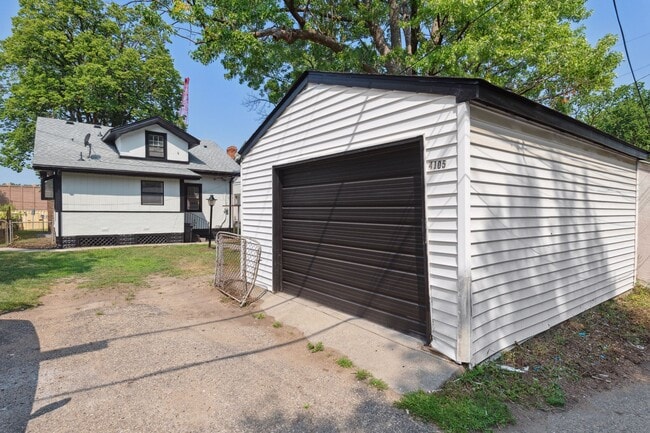 Building Photo - 4105 2nd Ave S