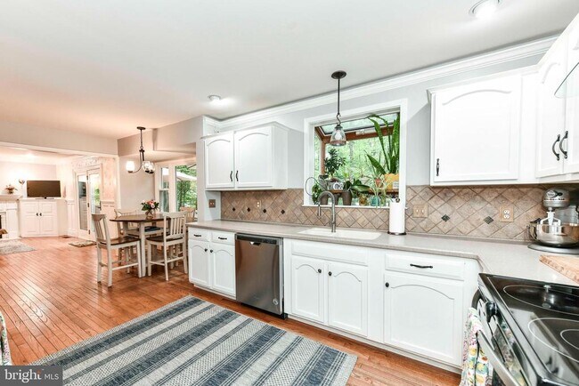 Building Photo - 10428 Collingham Dr