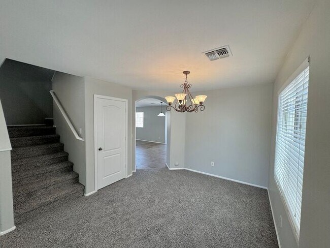 Building Photo - Stunning 4Bedrooms/2.5 Bath Home!