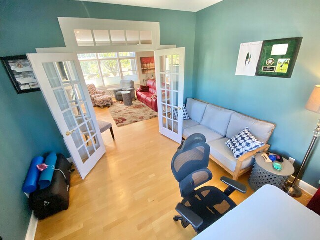 Building Photo - 3 Bedroom Home South Burlington Available ...