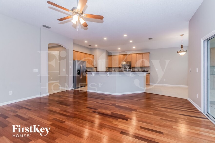 Building Photo - 2970 Thorncrest Dr