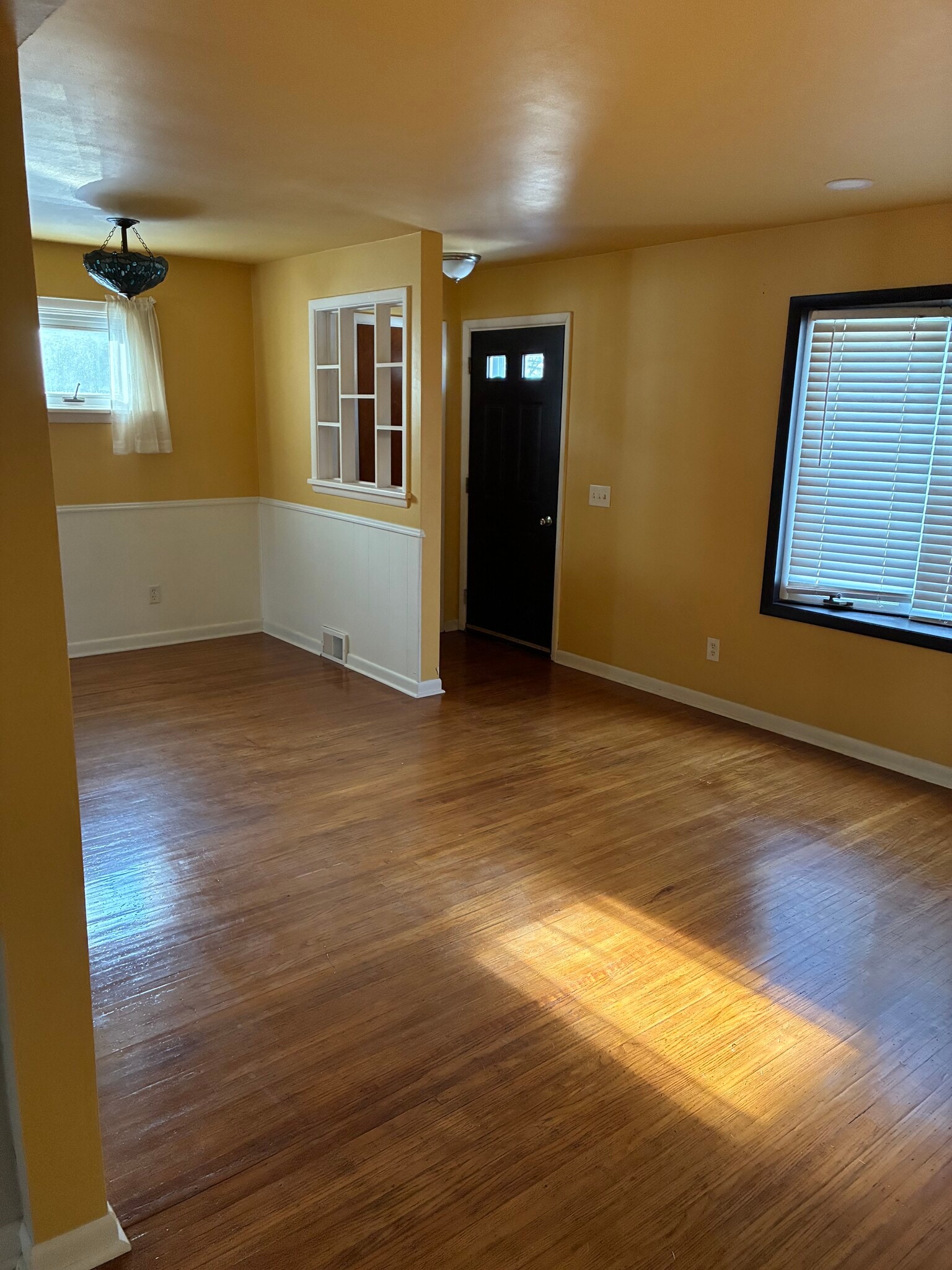 Building Photo - 28 Ramblewood Dr