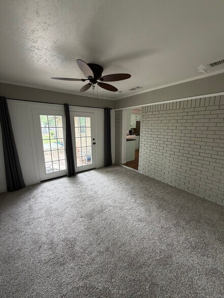 Building Photo - 329 N Date St