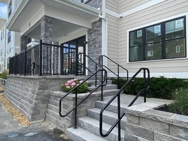 Building Photo - 55 Pointe Pl