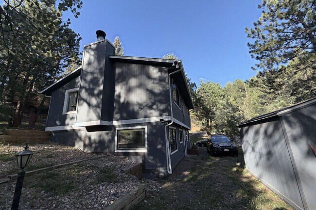 Building Photo - 27535 Mountain Park Rd