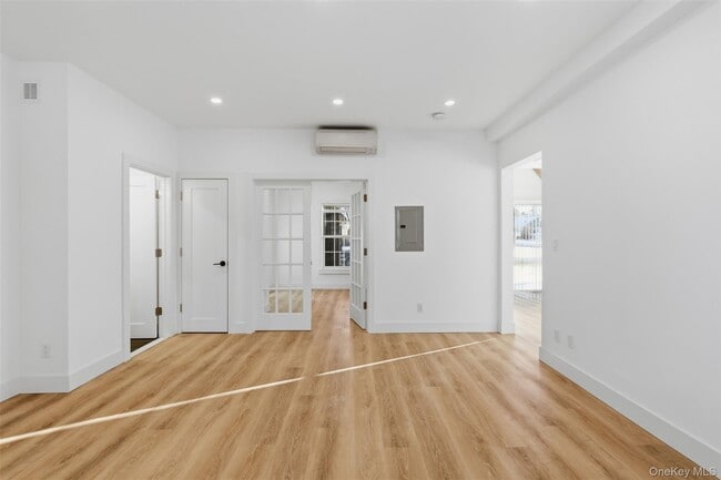 Building Photo - 134 E Main St