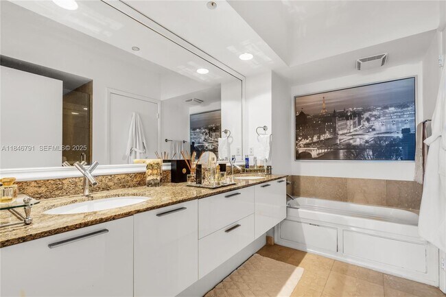 Building Photo - 400 Alton Rd