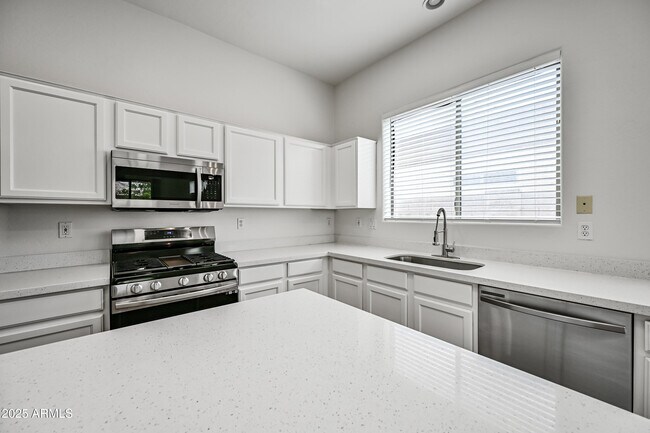 Building Photo - 6397 W Blackhawk Dr
