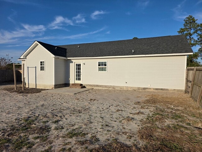 Building Photo - Quiet Neighborhood Charm with Easy Access to Swansboro & the Coast