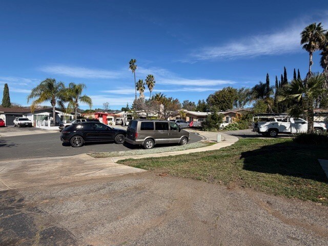 Building Photo - 1747 Acorn St