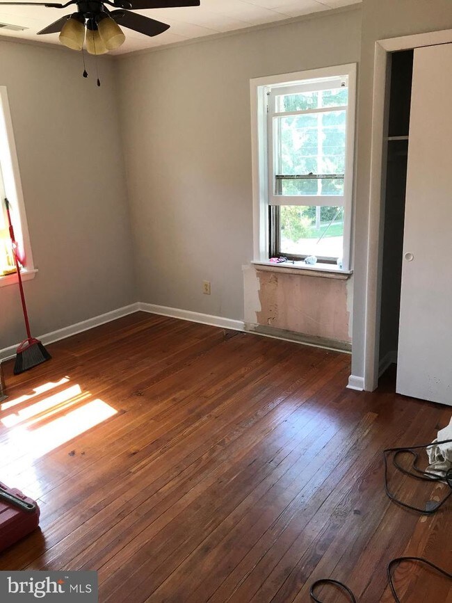 Building Photo - 136 Highland Ave