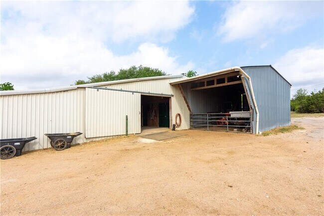 Building Photo - 15000 Fitzhugh Rd