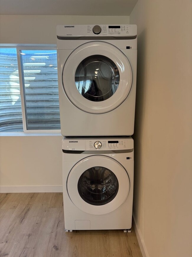 Building Photo - NEWLY RENOVATED 2 bed/ 1 bath Basement Apartment for Rent – All Utilities Included