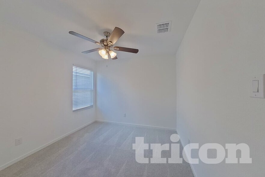 Building Photo - 907 Ponderosa Ln