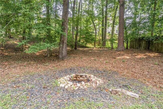Building Photo - 1022 Knotts Pointe Dr