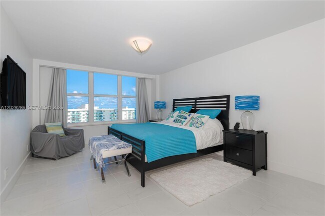 Building Photo - 3800 S Ocean Dr
