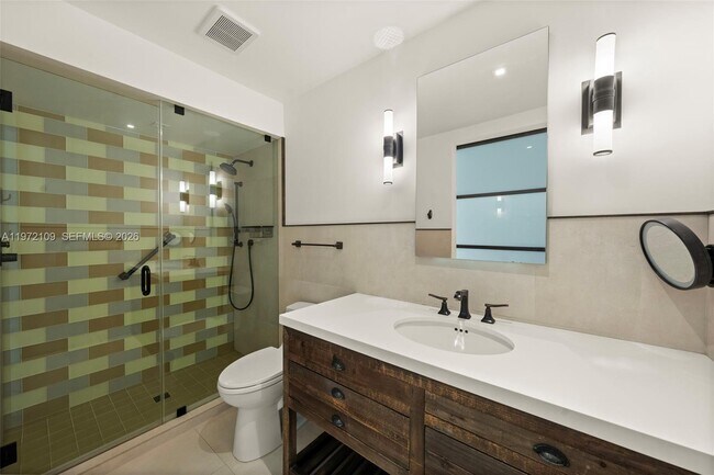 Building Photo - 9002 SW 62nd Terrace