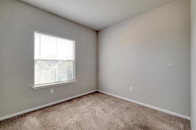 Building Photo - 108 Kleberg Ct