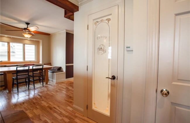 Building Photo - 156 Breezeway Dr