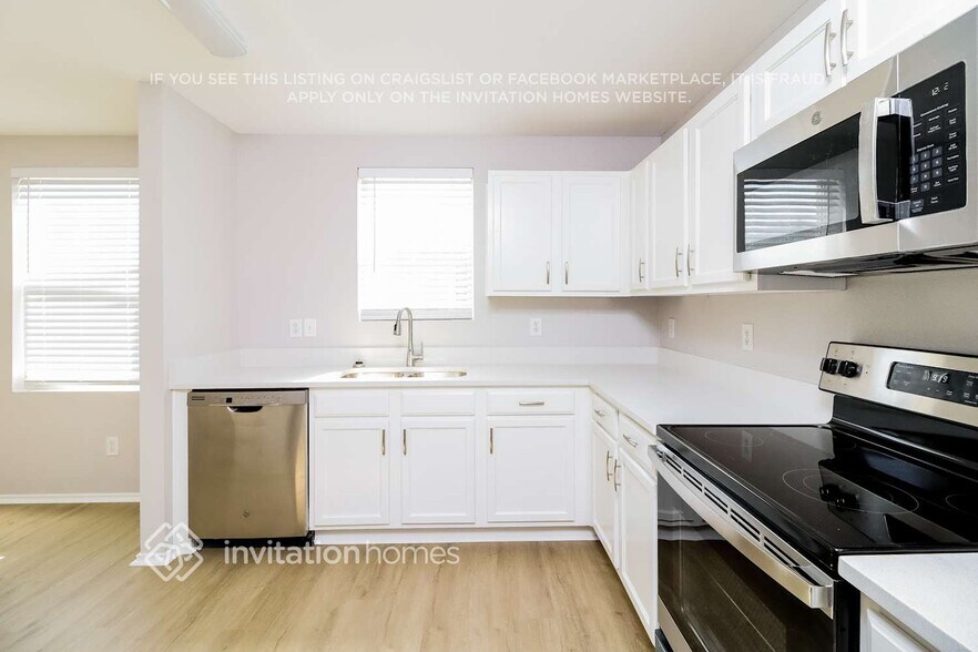 Building Photo - 6005 English Saddle Ln