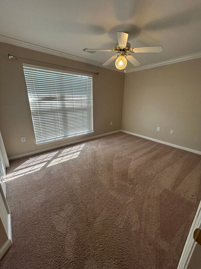 Building Photo - 5988 Vinemont Dr NW