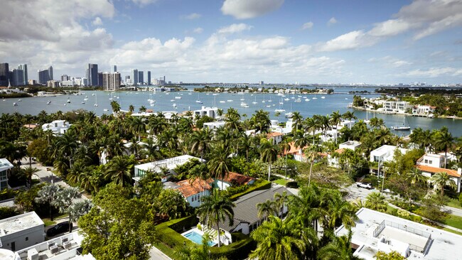 Building Photo - 259 N Coconut Ln