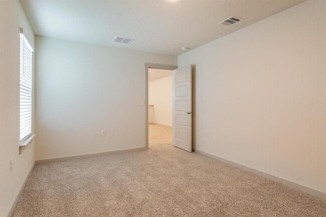 Building Photo - 13700 Lubeck Dr
