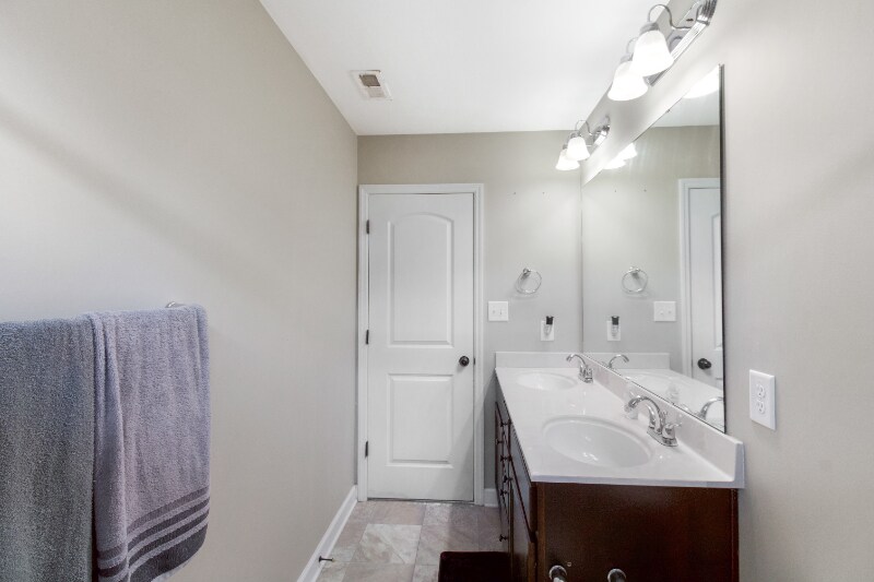 Building Photo - 508 Maggies Ct